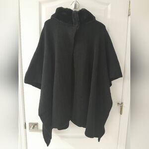 NWT Womens Soft Shrug/pancho
